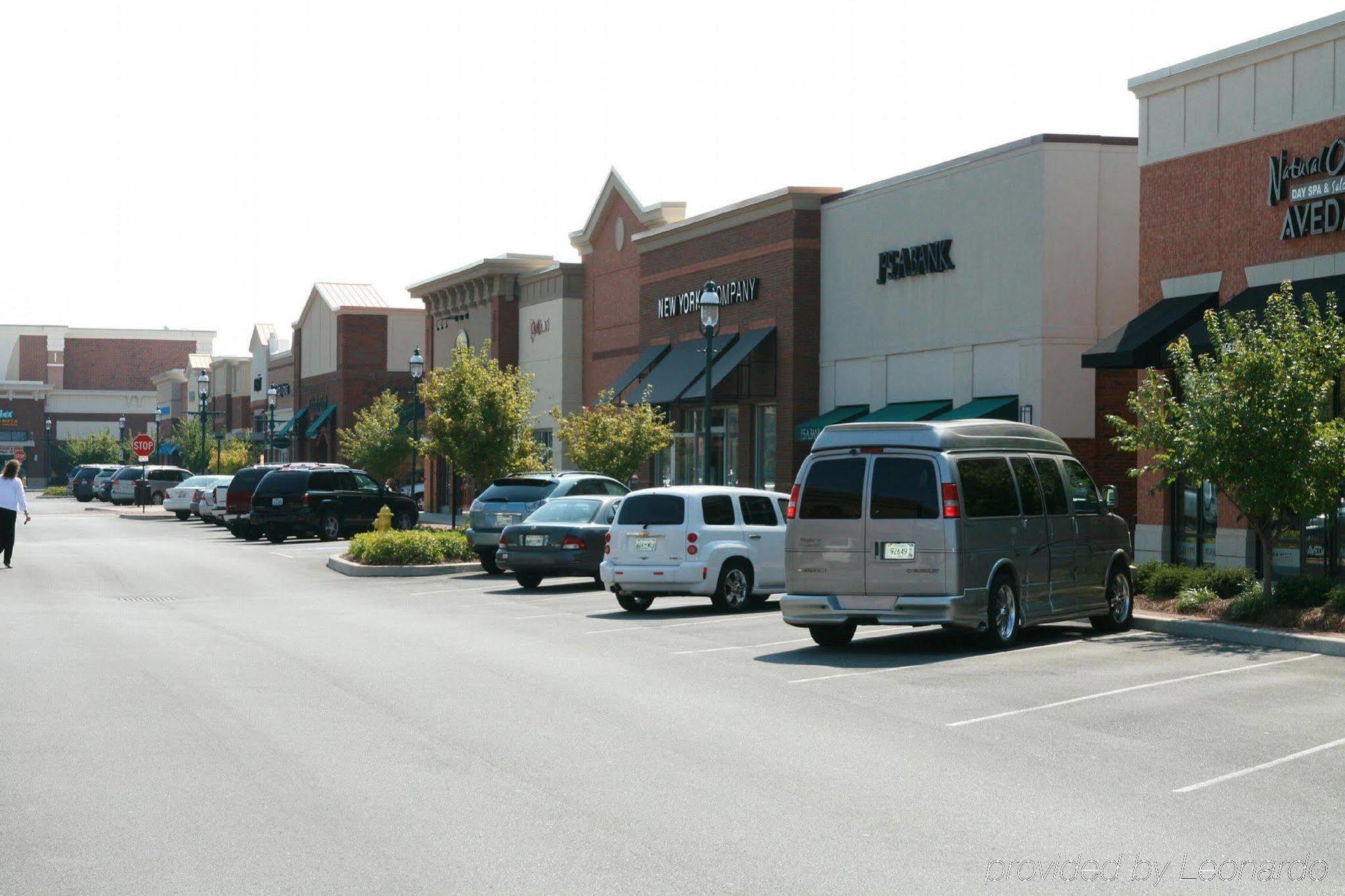 Hampton Inn Gallatin Amenities photo