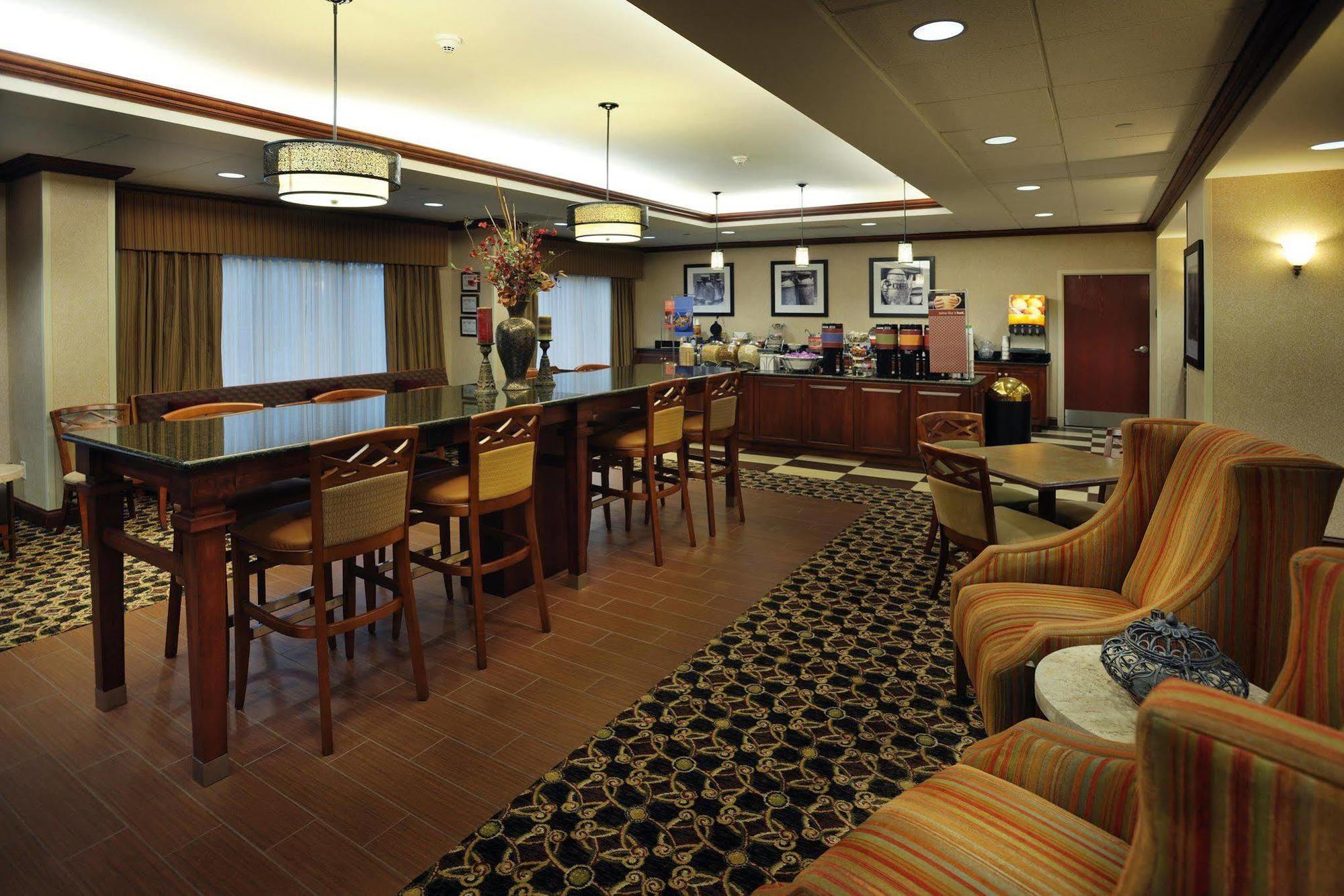 Hampton Inn Gallatin Exterior photo