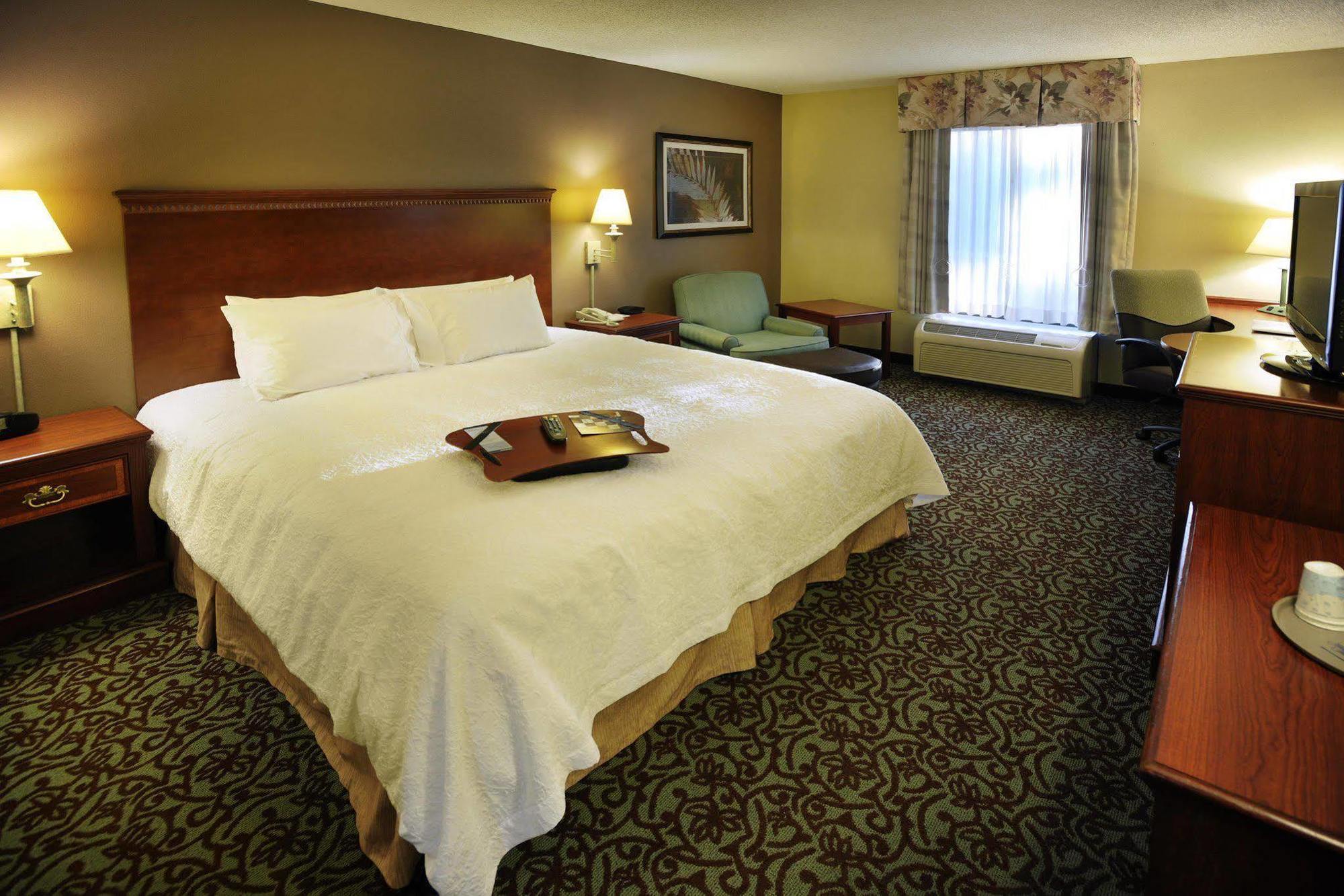 Hampton Inn Gallatin Exterior photo